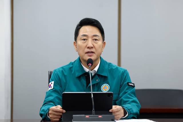 오세훈 서울시장이 버스노조 파업예고에 따른 비상수송대책 점검회의에서 발언하고 있다. [연합뉴스]