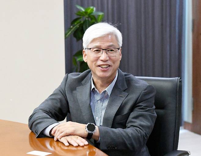 이민우 킨텍스 대표가 킨텍스의 미래 성장 전략에 대해 설명하고 있다.  킨텍스