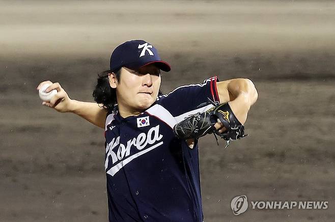 '내가 곽빈이다' (도요하시[일본]=연합뉴스) 한종찬 기자 = 27일 일본 아이치현 도요하시 시민구장에서 열린 2026 아이치·나고야 아시안게임 결승 한국과 일본의 경기. 7회말 한국 선발투수 곽빈이 역투하고 있다. 2026.9.27 saba@yna.co.kr