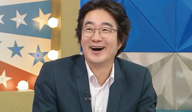 홍혜걸은 지난 27일 자신의 소셜미디어(SNS)를 통해 “영화 ‘암살자들’은 불편하다”라고 직격탄을 날렸다. 예능 프로 '라디오스타'에 출연했던 홍혜걸./MBC '라디오스타'