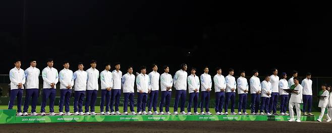 27일 일본 아이치현 도요하시 시민구장에서 열린 2026 아이치·나고야 아시안게임 야구 결승에서 동메달을 딴 대만 선수단이 시상대에서 메달 수여를 기다리고 있다. 2026.9.28 연합뉴스