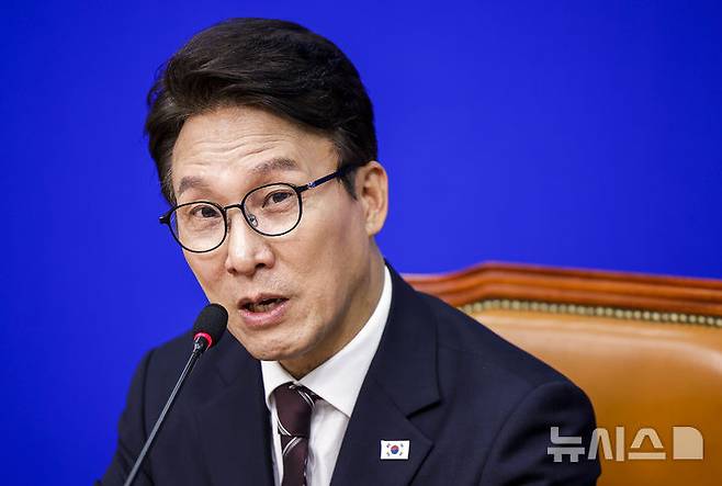 [서울=뉴시스] 정병혁 기자 = 김민석 더불어민주당 대표가 29일 서울 여의도 국회에서 열린 2026 더불어민주당 서울예산정책협의회에서 발언하고 있다. 2026.09.29. jhope@newsis.com