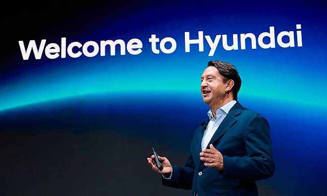 호세 무뇨스 현대차 사장이 최근 미국 캘리포니아주에서 열린 ‘HMG 테크 탤런트 포럼’에서 북미 지역 기술 인재들을 대상으로 기조연설을 하고 있다. 현대자동차그룹 제공