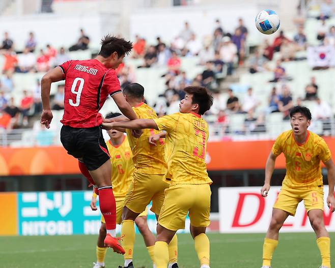 동점골 넣는 이영준

    (오사카=연합뉴스) 김성민 기자 = 30일 일본 오사카 나가이 스타디움에서 열린 2026 아이치·나고야 아시안게임 남자 축구 준결승 대한민국과 중국의 경기. 전반전 한국 이영준이 헤더로 동점골을 넣고 있다. 2026.9.30

    ksm7976@yna.co.kr

(끝)





<저작권자(c) 연합뉴스, 무단 전재-재배포, AI 학습 및 활용 금지>