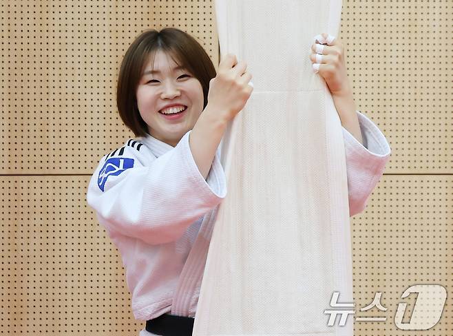 유도 국가대표 허미미가 9일 충북 진천선수촌에서 열린 2026 아이치-나고야 아시아게임 유도 국가대표 미디어데이에서 미소를 보이고 있다. 2026.9.9 ⓒ 뉴스1 김민지 기자