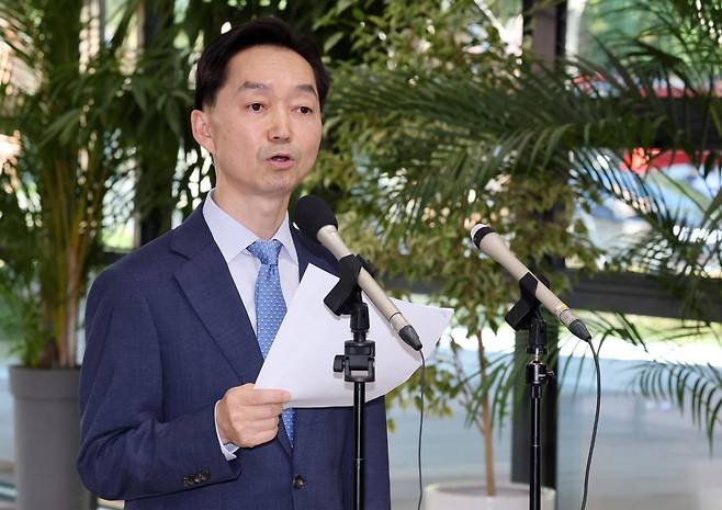 김지용 중대범죄수사청장 후보자가 14일 오후 청문회 준비 사무실이 마련된 서울 종로구 정부서울청사 창성동 별관에서 입장 발표를 하고 있다. 2026.9.14 뉴스1
