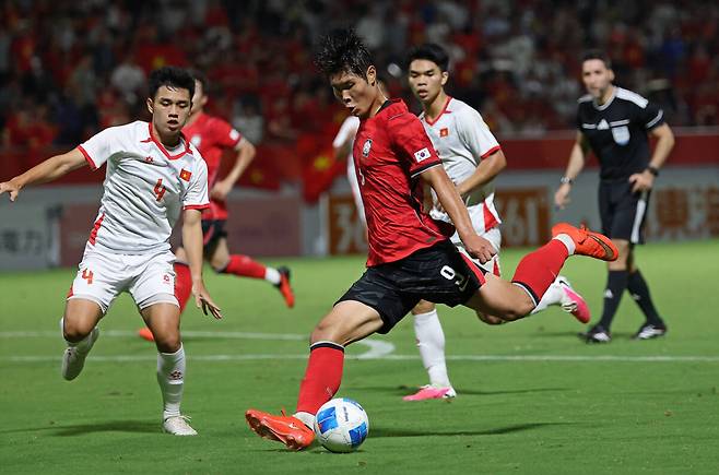 한국이 3일 오후 7시30분 열리는 2026 아이치·나고야 아시안게임 남자축구 결승에서 일본과 맞붙는 가운데, 맹활약을 펼치고 있는 공격수 이영준에게 기대가 모인다. 연합뉴스