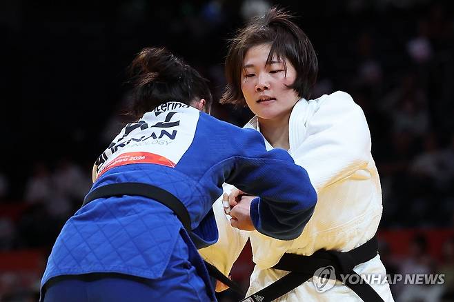 8강 경기 나선 김민주 (나고야=연합뉴스) 서대연 기자 = 2일 일본 나고야 아이치 인터내셔널 아레나에서 열린 2026 아이치·나고야 아시안게임 유도 여자 -78kg급 8강전. 대한민국 김민주가 카자흐스탄 예카테리나 토카레바를 상대하고 있다. 2026.10.2 dwise@yna.co.kr