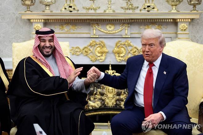 도널드 트럼프 미국 대통령과 사우디아라비아의 실세 무함마드 빈살만 왕세자 [로이터=연합뉴스 자료사진. 재판매 및 DB 금지]
