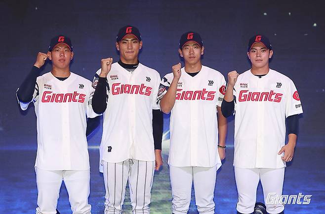 롯데자이언츠 2027 신인드래프트 지명 선수들. 사진=롯데자이언츠