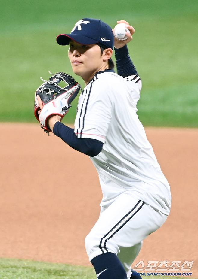 15일 고척스카이돔에서 열린 2026 아이치-나고야 아시안게임 야구대표팀의 공식 훈련. 정준재가 수비훈련을 펼치고 있다. 고척=허상욱 기자wook@sportschosun.com/2026.09.15/