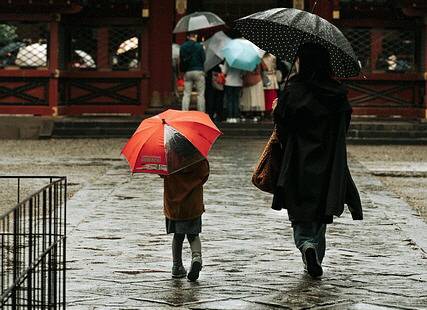 전국에 밤부터 비가 확대돼 내일 오전까지 이어질 전망이다. 경기·강원북부에는 최대 30㎜가 예상되며 돌풍과 벼락, 싸락우박에도 주의가 필요하다. 비 뒤 찬 공기가 유입돼 기온이 내려가겠다. ⓒ픽사베이