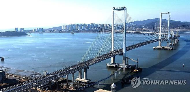 인천공항 품은 영종도 잇는 세 번째 다리 청라하늘대교 [연합뉴스 자료사진]