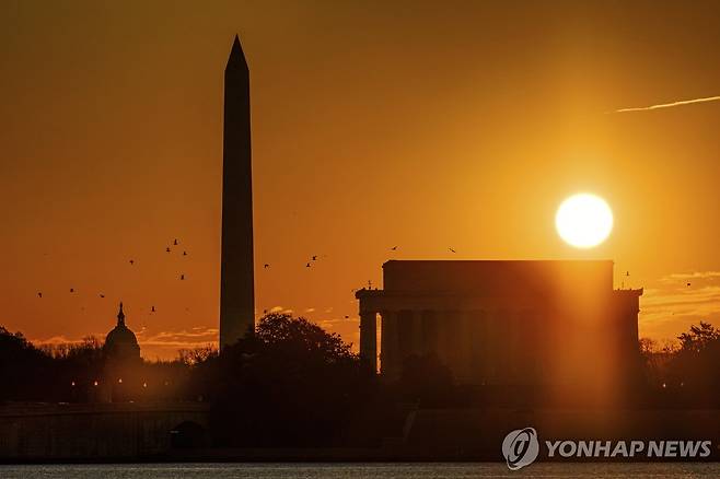 워싱턴 일출 [AP=연합뉴스. 재판매 및 DB 금지]