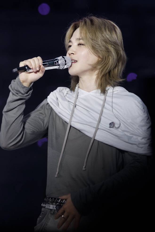 "Papacito!" 홀딱 반했다..방탄소년단 지민, 생일 축하 받으며 빛나는 남미 투어 첫발