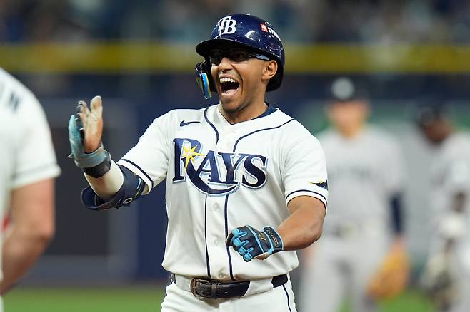 Tampa Bay Rays' Richie Palacios celebrates after hitting a two-run single during the fifth inning in Game 2 of an American League Division Series baseball game against the New York Yankees Monday, Oct. 5, 2026, in St. Petersburg, Fla. (AP Photo/Chris O'Meara)







<저작권자(c) 연합뉴스, 무단 전재-재배포, AI 학습 및 활용 금지>