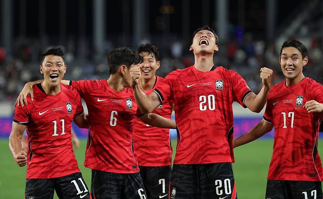 <YONHAP PHOTO-6580> 골 넣고 기뻐하는 오세훈(용인=연합뉴스) 김성민 기자 = 6일 경기 용인시 용인미르스타디움에서 열린 축구 국가대표팀 평가전 대한민국과 우즈베키스탄의 경기. 후반전 한국 오세훈이 팀 두번째 골을 넣은 뒤 기뻐하고 있다. 2026.10.6ksm7976@yna.co.kr/2026-10-06 21:21:40/