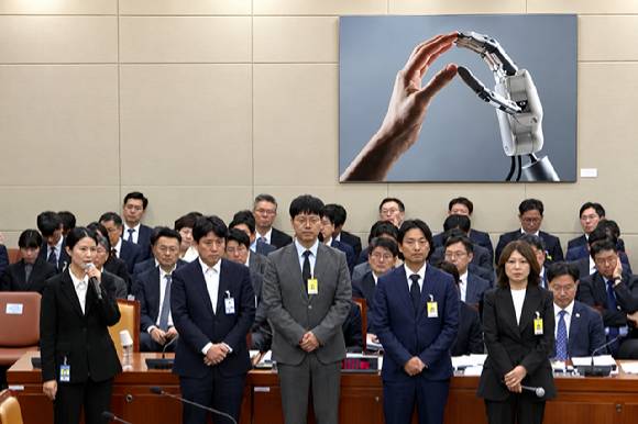 왼쪽부터 최주희 티빙 대표, 김정훈 우아한형제들 최고정보보호책임자(CISO), 임한욱 토스페이먼츠 대표, 홍승일 힐링페이퍼 대표, 박수경 듀오 대표. [사진=국회의사중계시스템 중계 갈무리]