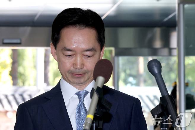 김지용 중대범죄수사청장 후보자가 중수청이 개청한 2일 오후 입장 발표를 하기 위해 서울 종로구 창성동 정부서울청사 별관으로 들어서고 있다. 2026.10.2 ⓒ 뉴스1 이광호 기자