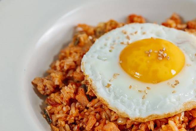 같은 달걀이라도 어떻게 조리하느냐에 따라 섭취하는 성분이 달라질 수 있어 조리법을 신경 쓰는 것이 좋다./사진=클립아트코리아