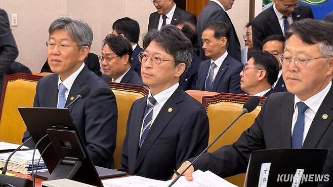 홍지선 국토교통부 장관이 7일 국회 국토교통위원회 국토교통부 국정감사에 출석했다. 이유림 기자