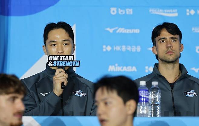 8일 서울 강남구 호텔 리베라 청담에서 열린 2026~27시즌 V리그 남자부 미디어데이에서 대한항공 임동혁이 시즌을 앞둔 각오를 밝히고 있다. 사진=연합뉴스