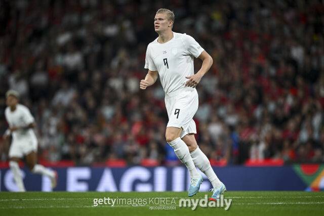 노르웨이 대표팀 공격수 홀란드가 포르투갈과의 2026-27시즌 UEFA 네이션스리그 경기에 출전했다./게티이미지코리아