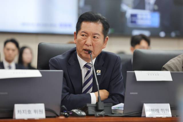 ▲더불어민주당 정청래 의원이 7일 서울 종로구 남북회담본부에서 열린 외교통일위원회 국정감사에서 정동영 통일부 장관에게 질의하고 있다. ⓒ연합뉴스