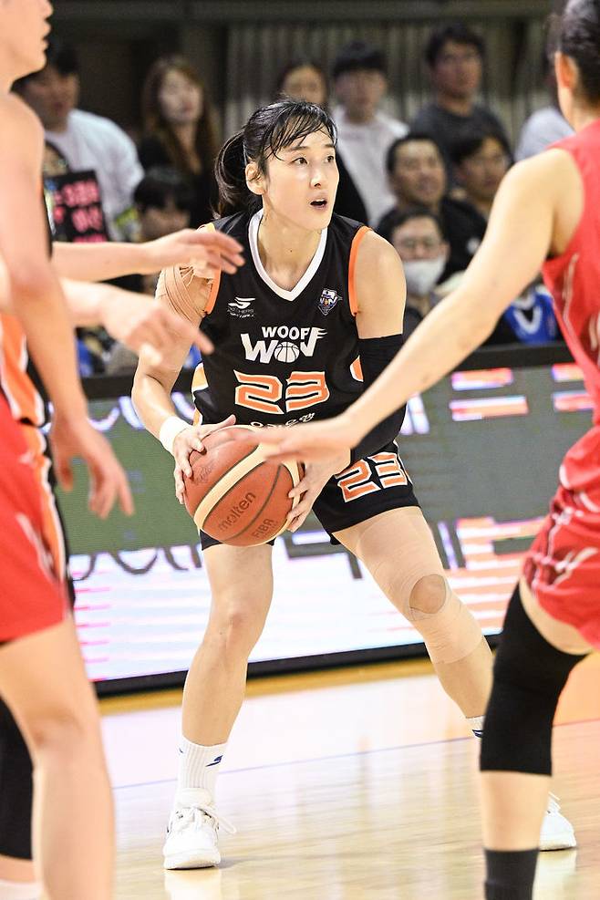 [서울=뉴시스] 여자프로농구 아산 우리은행의 김단비. (사진=WKBL 제공)