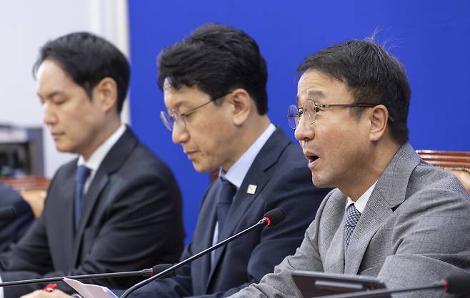 한병도 더불어민주당 원내대표가 13일 국회에서 열린 국정감사 대책 회의에서 발언하고 있다. ⓒ연합뉴스