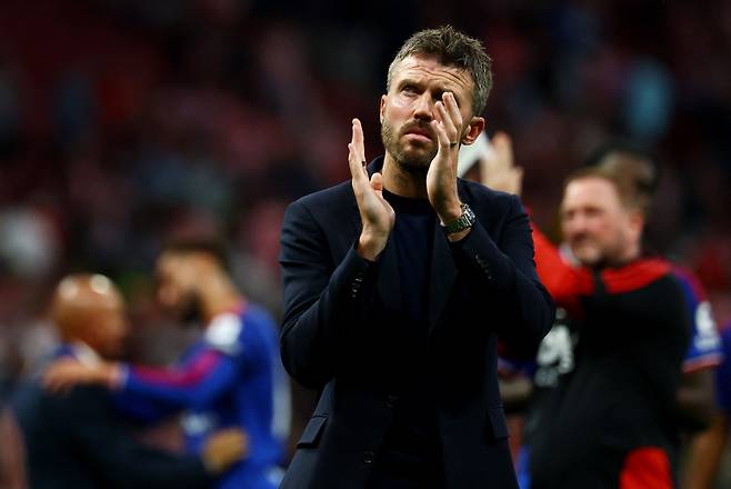 Soccer Football - UEFA Champions League - Atletico Madrid v Manchester United - Riyadh Air Metropolitano, Madrid, Spain - October 13, 2026 Manchester United manager Michael Carrick applauds fans after the match REUTERS/Susana Vera

<저작권자(c) 연합뉴스, 무단 전재-재배포, AI 학습 및 활용 금지>