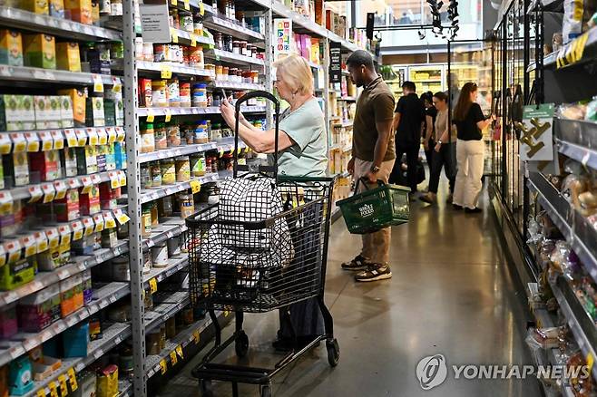 뉴욕 맨해튼의 한 슈퍼마켓 [AFP=연합뉴스 자료사진. 재판매 및 DB 금지]