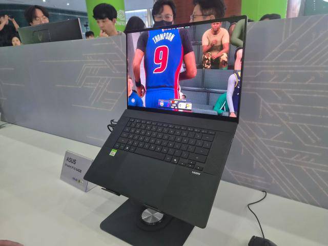 16일 서울 강남구 코엑스에서 열린 엔비디아의 차세대 PC 플랫폼 'RTX 스파크' 출시 행사에 전시된 노트북 모습. [사진=조성준 기자]