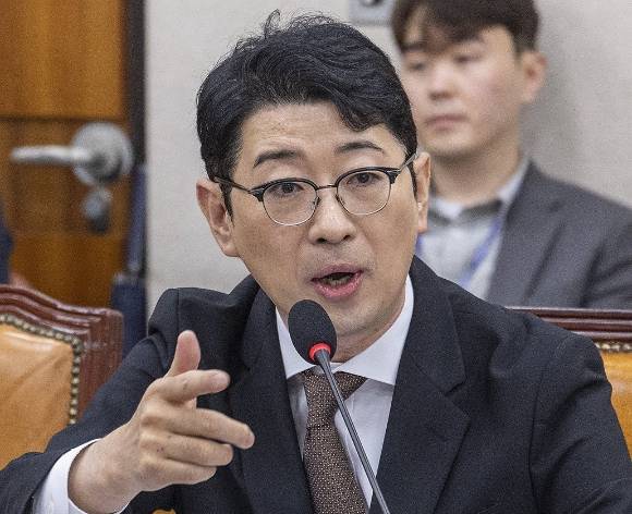 국민의힘 주진우 의원이 13일 국회 법제사법위원회 헌법재판소 국정감사 도중 이재명 대통령 휴일 골프 의혹 제기와 관련한 여당의 대응에 대한 신상 발언을 하고 있다. 2026.10.13 [사진=연합뉴스]
