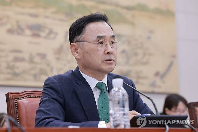 답변하는 차정인 국가교육위원장 (서울=연합뉴스) 신현우 기자 = 7일 국회 교육위원회에서 열린 교육부, 국가교육위원회 등에 대한 국정감사에서 차정인 국가교육위원장이 교육위원 질의에 답하고 있다. 2026.10.7 nowwego@yna.co.kr