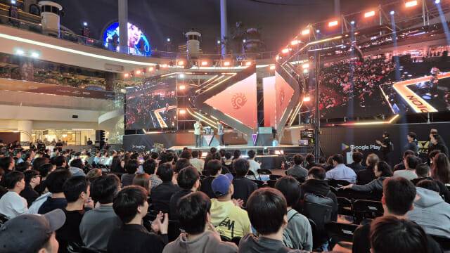 17일 서울 송파구 롯데월드 아이스링크에서 열린 '구글 플레이 ASL 시즌22' 결승전 현장. (사진=지디넷코리아)