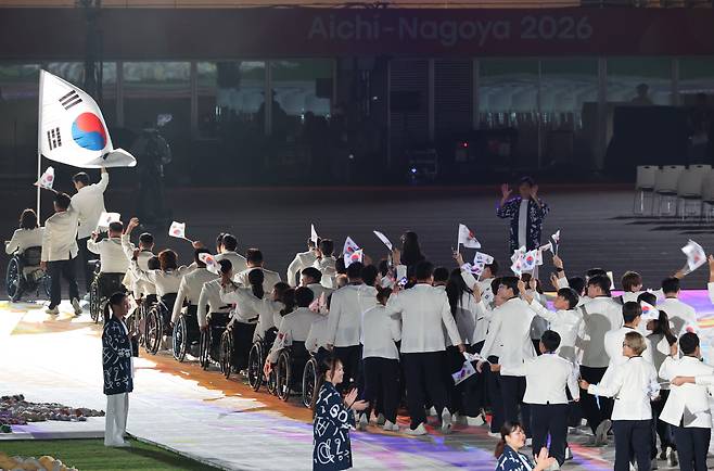 한국은 참가 45국중 16번째로 입장했다. /연합뉴스
