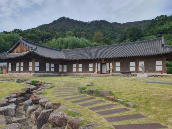 하동 박경리 문학관 전경