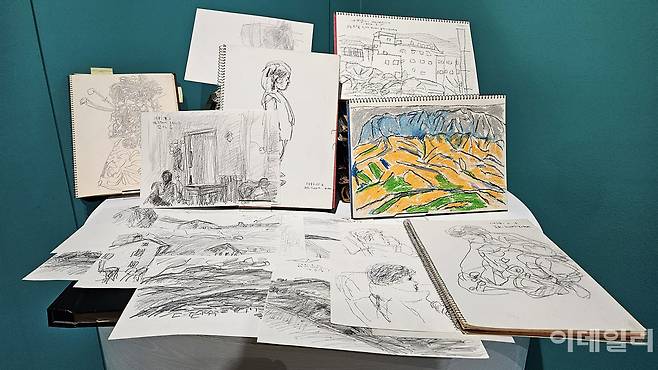 임직순의 스케치 전시작 중 부분. 30주기 추모전 ‘내면의 세계를 그리고 싶다’를 위해 모았다는 1000여 점 중 수십 점만 선별했다(사진=오현주 문화전문기자).