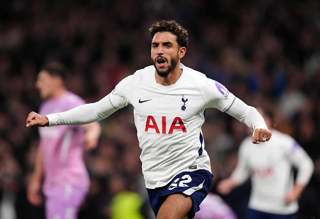 Tottenham Hotspur's Omar Marmoush celebrates scoring during the English Premier League soccer match between Tottenham Hotspur and Coventry City in London, Monday Oct. 19, 2026. (John Walton/PA via AP) UNITED KINGDOM OUT; NO SALES; NO ARCHIVE; PHOTOGRAPH MAY NOT BE STORED OR USED FOR MORE THAN 14 DAYS AFTER THE DAY OF TRANSMISSION; MANDATORY CREDIT

<저작권자(c) 연합뉴스, 무단 전재-재배포, AI 학습 및 활용 금지>