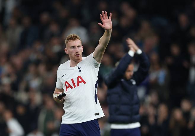 Soccer Football - Premier League - Tottenham Hotspur v Coventry City - Tottenham Hotspur Stadium, London, Britain - October 19, 2026 Tottenham Hotspur's Dejan Kulusevski waves at fans after the match Action Images via Reuters/Paul Childs EDITORIAL USE ONLY. NO USE WITH UNAUTHORIZED AUDIO, VIDEO, DATA, FIXTURE LISTS, CLUB/LEAGUE LOGOS OR 'LIVE' SERVICES. ONLINE IN-MATCH USE LIMITED TO 120 IMAGES, NO VIDEO EMULATION. NO USE IN BETTING, GAMES OR SINGLE CLUB/LEAGUE/PLAYER PUBLICATIONS. PLEASE CONTACT YOUR ACCOUNT REPRESENTATIVE FOR FURTHER DETAILS..

<저작권자(c) 연합뉴스, 무단 전재-재배포, AI 학습 및 활용 금지>