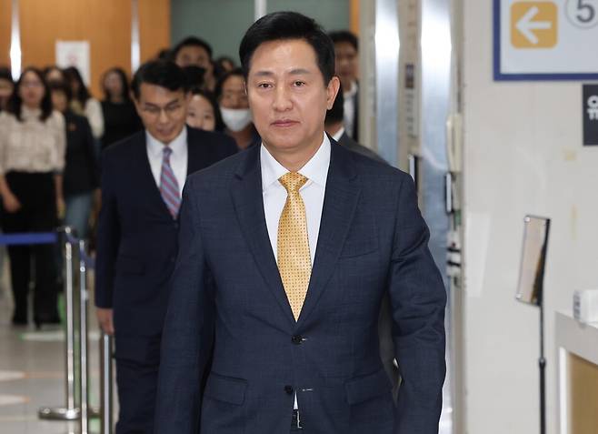 오세훈 서울시장이 2일 서울 서초구 서울고등법원에서 열리는 명태균 여론조사 의혹 사건 항소심 결심공판에 출석하고 있다. ⓒ연합뉴스