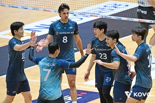 파이팅 외치는 대한항공 선수들 [한국배구연맹 제공. 재판매 및 DB 금지]