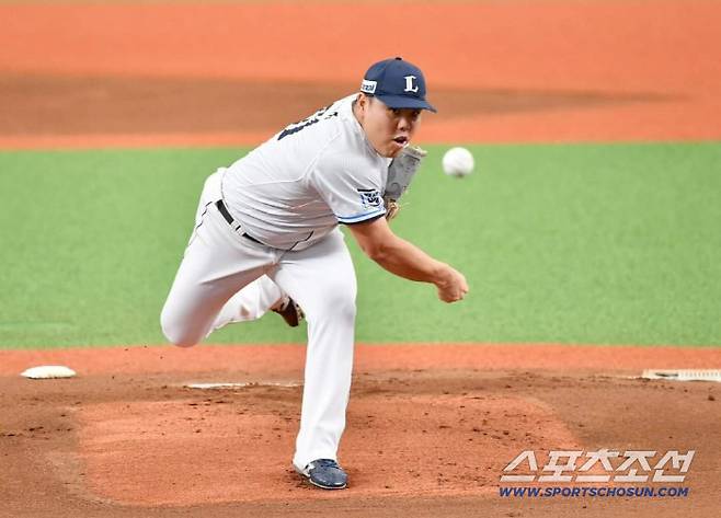 세이부 우완 다이라는 올 시즌 선발로 전환해 평균자책점 1위를 했다. 지난해 세이왕이 최고 선발투수로 우뚝 섰다. 사진캡처=한신 타이거즈 SNS