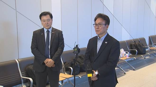 김민석(오른쪽) 더불어민주당 대표