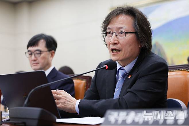 [서울=뉴시스] 김근수 기자 = 주병기 공정거래위원장이 21일 오후 서울 여의도 국회에서 열린 정무위원회 종합국정감사에서 질의에 답하고 있다. 2026.10.21. ks@newsis.com