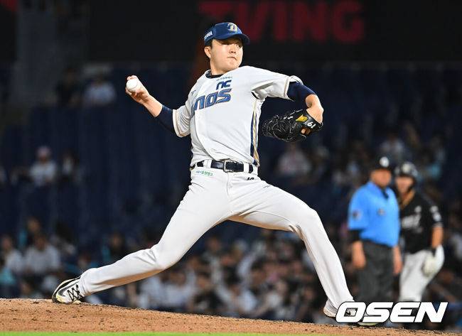 [OSEN=창원, 이석우 기자] 13일 창원NC파크에서 2026 신한 SOL KBO 리그 NC 다이노스와 KT 위즈의 경기가 열렸다. 홈팀 NC는 테일러가, 방문팀 KT는 대니엘이 선발 출전했다. NC 다이노스 임지민이 역투하고 있다. 2026.08.13 / foto0307@osen.co.kr