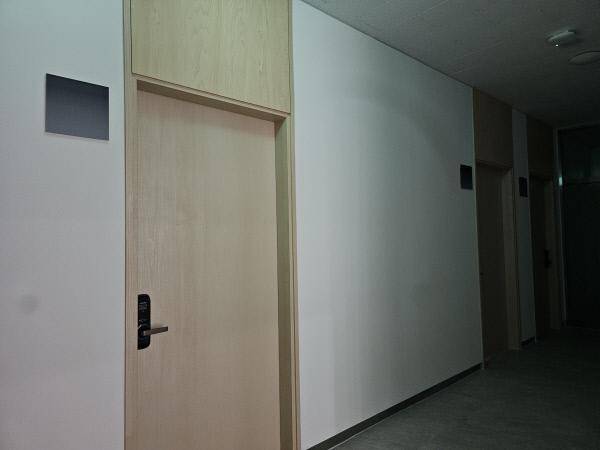 22일 전남광주시의회 광주청사에 통합의회 출범과 함께 지하1층에 새롭게 조성한 공유오피스 문이 닫혀 있다.