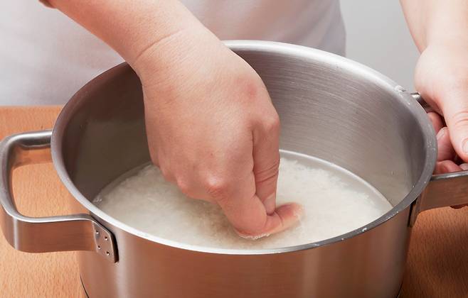 혈당 관리 측면에서는 진밥보다 된밥이 유리할 수 있다. ​/사진=클립아트코리아