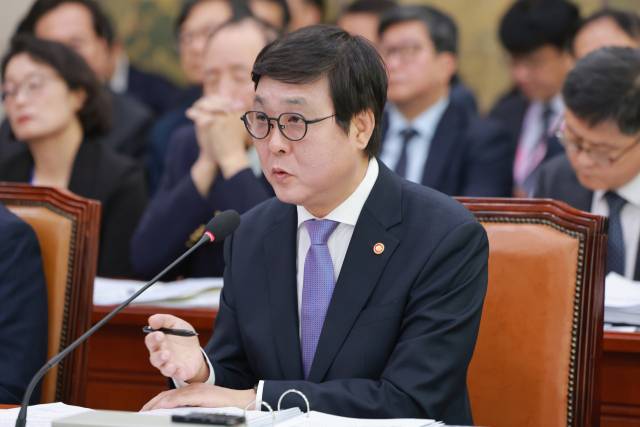 ▲최휘영 문화체육관광부 장관이 23일 국회 문화체육관광위원회에서 열린 문화체육관광부, 국가유산청 등에 대한 종합감사에서 문체위원 질의에 답하고 있다. ⓒ연합뉴스